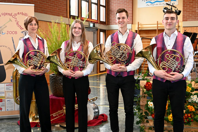 Horn: Michaela Lemmer, Hannah Berens, Moritz Wagner (Gastspieler), Jonas Vogl (Gastspieler) Es fehlt: Annika Betz