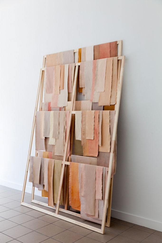 Barbara Müller · skinn (V) 260 x 175 x 45 cm, Leinwand, Farbe, Holz, 2017
