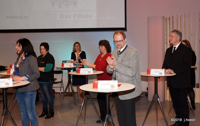 Die Jury besteht aus den ChorleiterInnen sowie Präs. Wurmsdobler com OÖ Chorverband