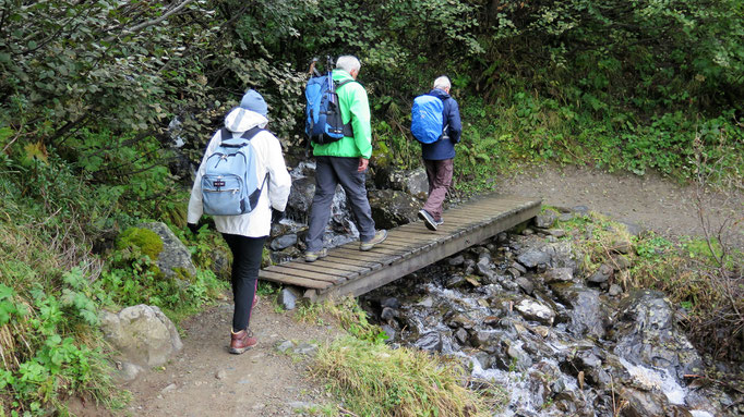 Nach dem Lunch starteten wir auf dem Höhenweg Richtung Davos Monstein.