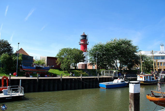 Hafen und Leuchtturm Büsum