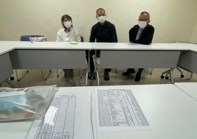 市連退（横浜市連合退職校長会）の4校種の会計が集まり伝票確認をしました。