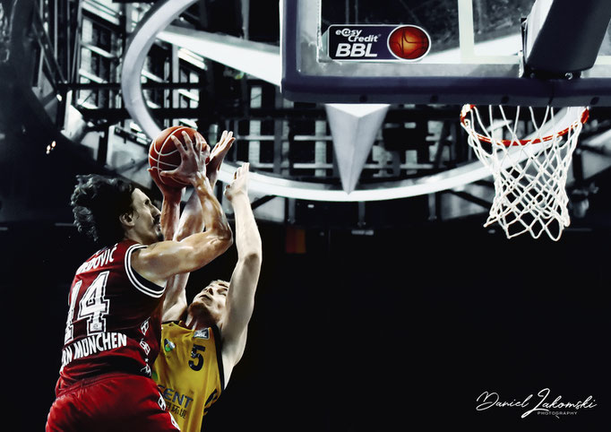 Nihad Djedovic / Niels Giffey 