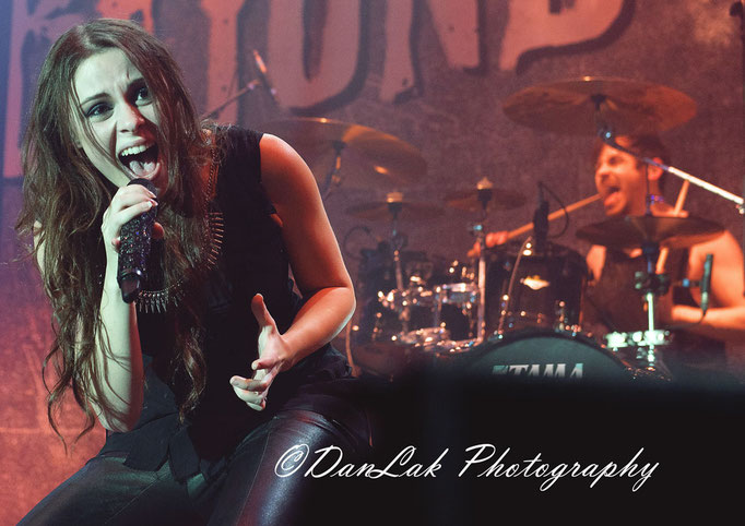 Jennifer Haben / Beyond the Black