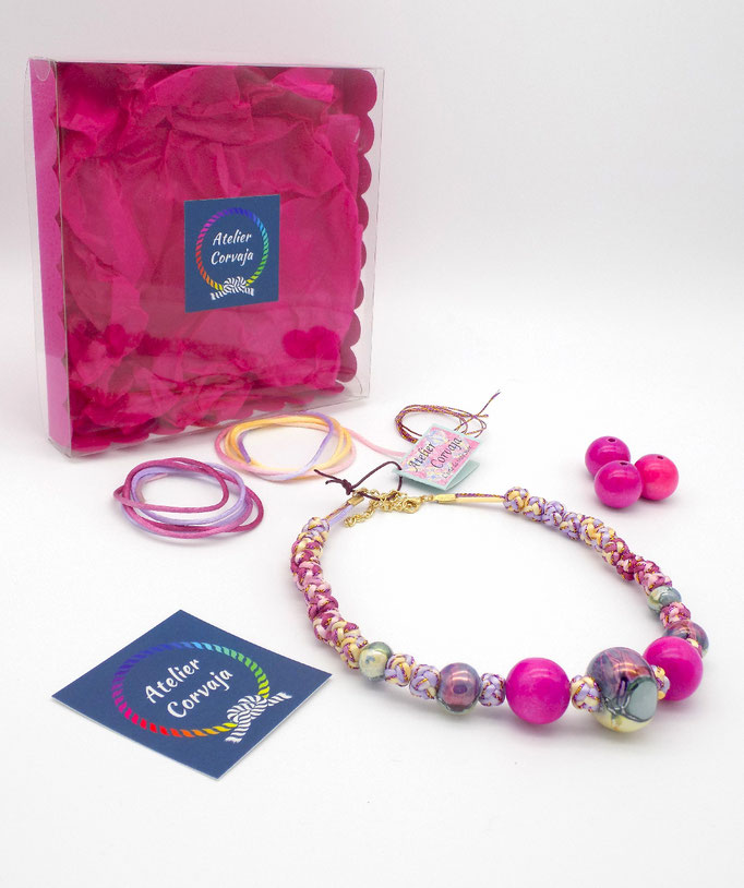 Collana Intrecciata a mano con perle in ceramica e legno