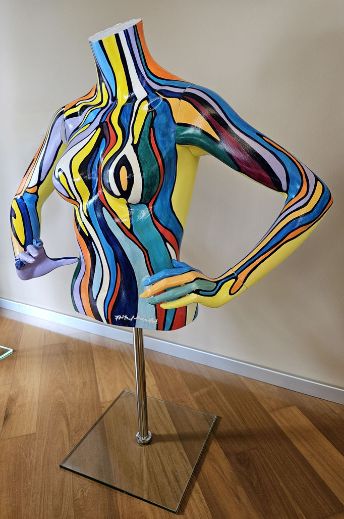 Schaufensterpuppen – kunstvoll bemalt_2