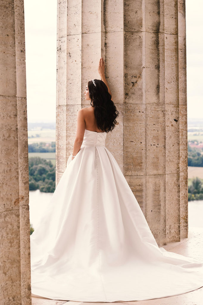 Bautkleid Calista aus der Emmerling Amo & Luv Kollektion