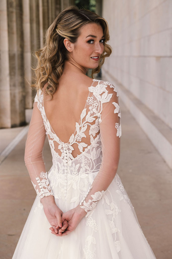 Bautkleid Carla aus der Emmerling Amo & Luv Kollektion