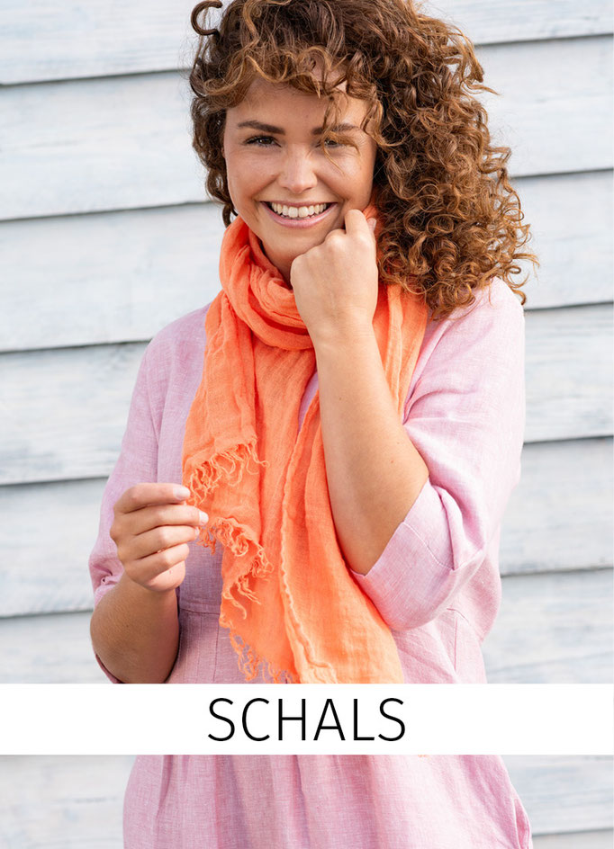 Frau mit Leinenschal
