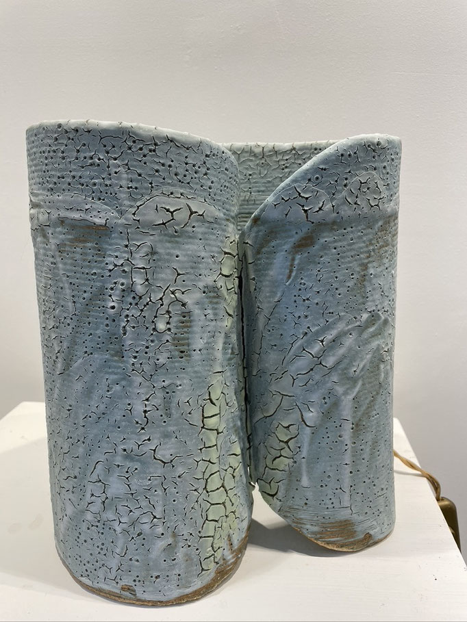 Olivia Cognet, lampe "deep sea" réalisé à la main à Vallauris. Disponible Galerie Gabel, Biot, Côte d'Azur