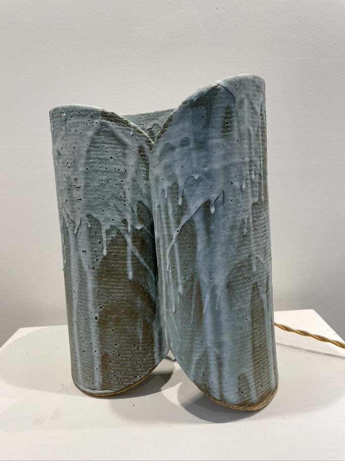 Olivia Cognet, lampe "deep sea" réalisé à la main à Vallauris. Disponible Galerie Gabel, Biot, Côte d'Azur