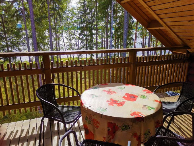 Zusätzlich 5er Sitzgruppe neben dem Luftbett auf dem Balkon mit Seeblick und Wellenrauschen