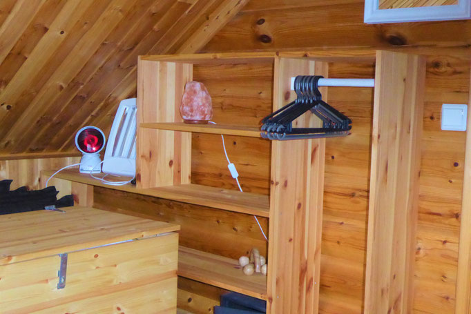 Und damit alles seinen Platz hat: Garderobe und Ablagemöglichkeiten im Schlafzimmer DG.