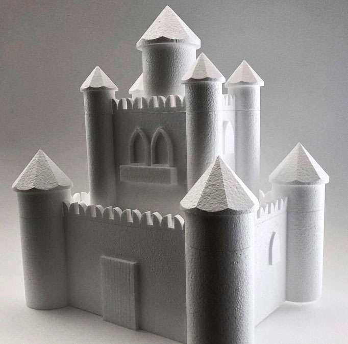 Castello piccolo per il settore del Cake design, le dimensioni si possono trovare all'interno della pagina.