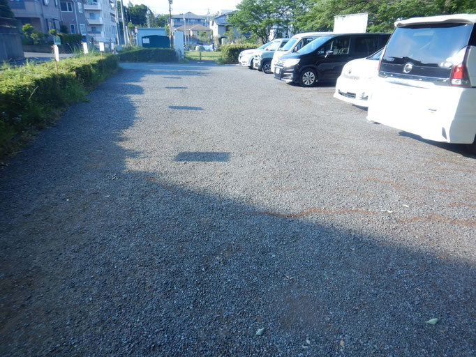 完成から３０年表面の石材が浮いていました。