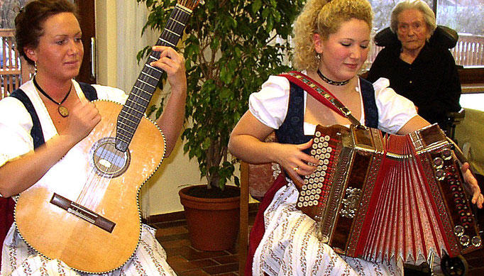 Geselliges Leben im Seniorenheim Haus am Steinbach in Nußdorf