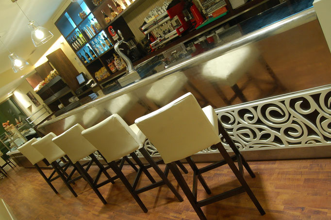 barras de bar  BARRA DE ACERO INOX. Y PANEL COMPOSITE