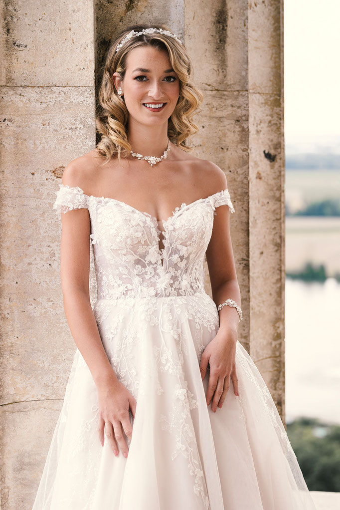 Brautkleid Carolin aus der Amo & Luv Emmerling Kollektion 2026