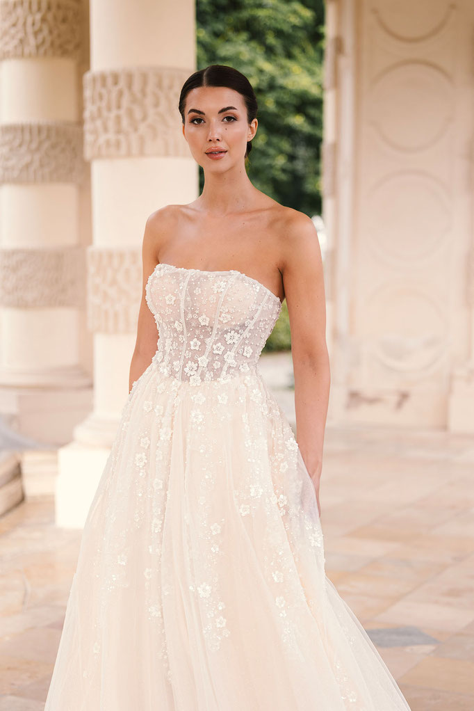 Brautkleid Chelsia aus der Amo & Luv Emmerling Kollektion 2026