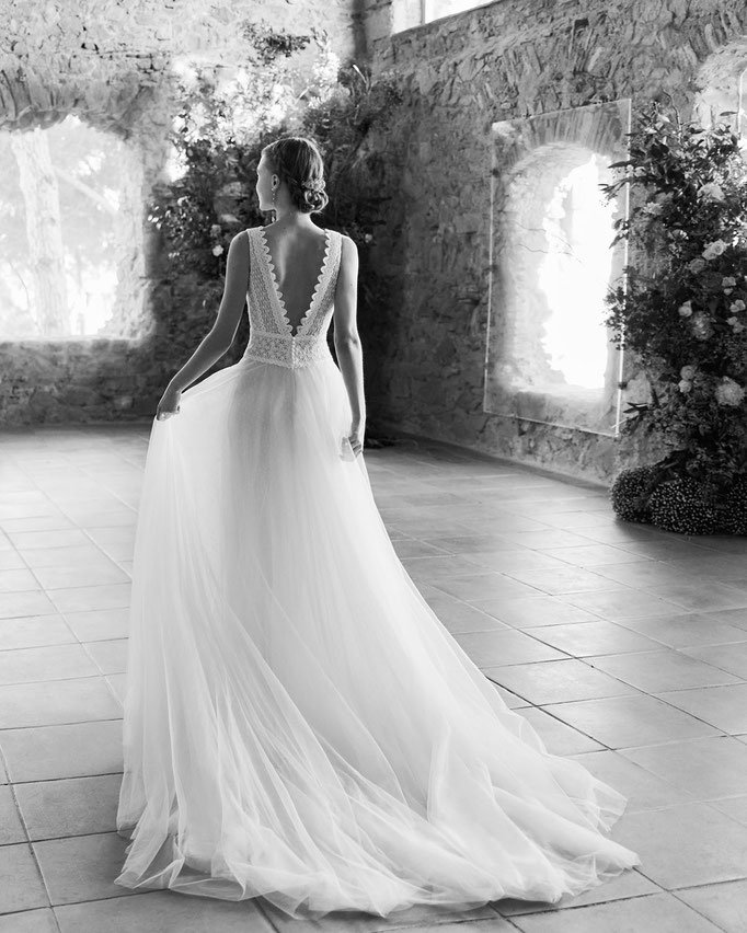 Günstiges Boho Brautkleid Rozalen von Alma Novia