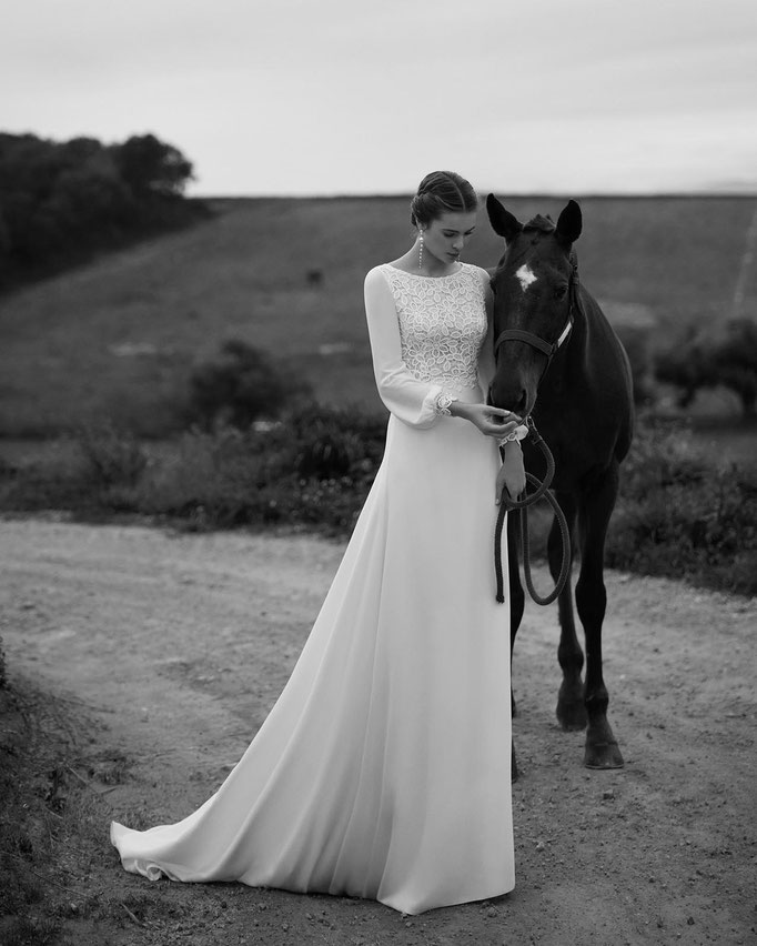 Günstiges Brautkleid Diona von Rosa Clará Boheme