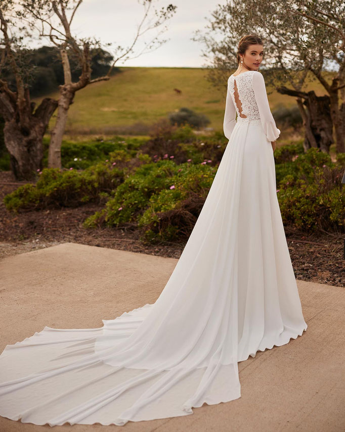 Günstiges Brautkleid Diona von Rosa Clará Boheme