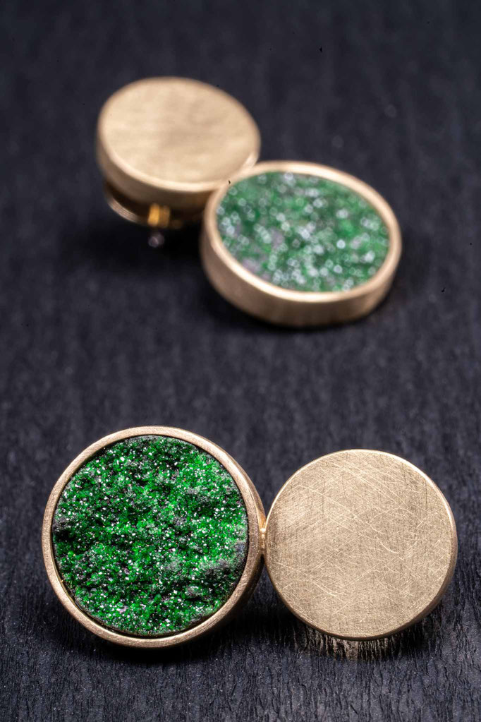 Ohrstecker von Urte Hauck, Hemmingen, Uwarowit, 750/-Gelbgold