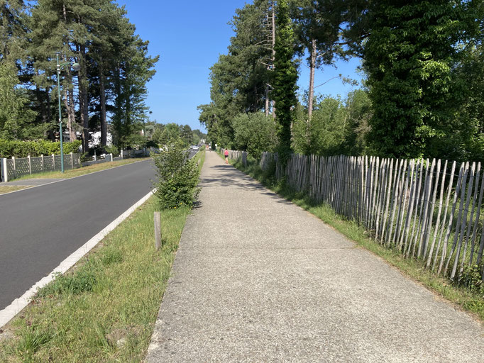 Piste cyclable la Vélomaritime "Eurovélo 4" accessible juste en face de la propriété