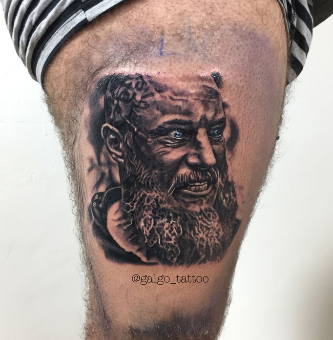  Realistic Ragnar portrait tattoo from Vikings tv show.