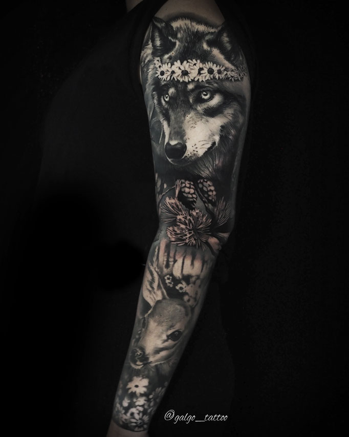Manga completa de tattoo realista de animales. Hecho en Canarias