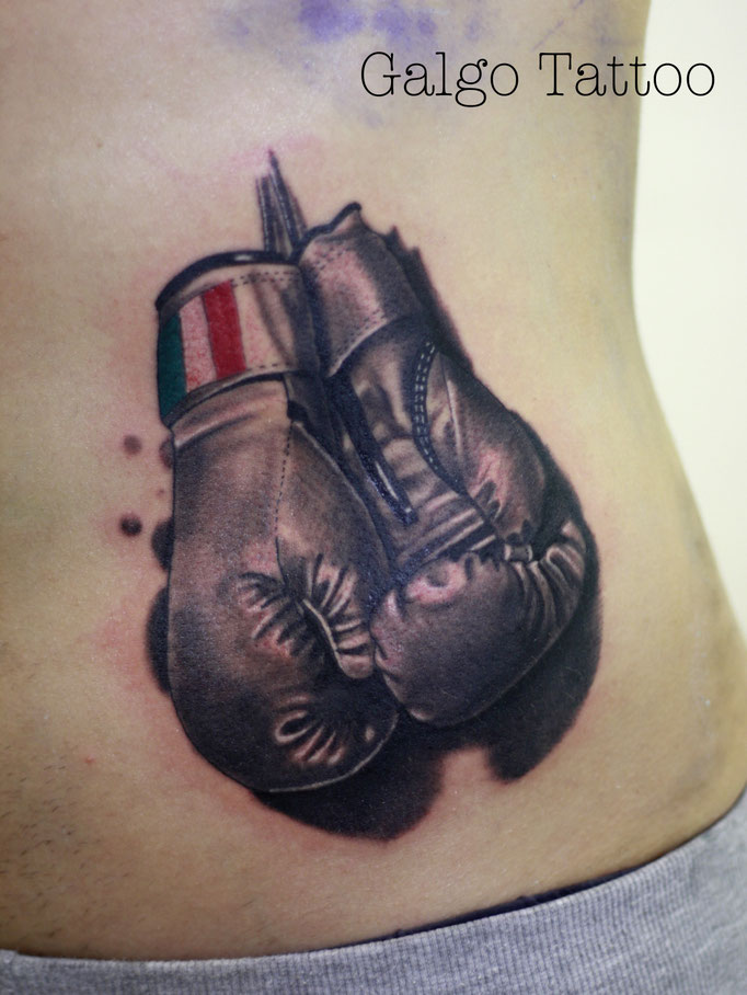 tatuajes de unos guantes de boxeo, boxing gloves tattoo