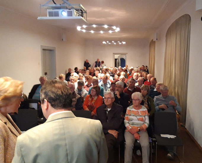 Ca. 100 Gäste waren zum Vortrag erschienen