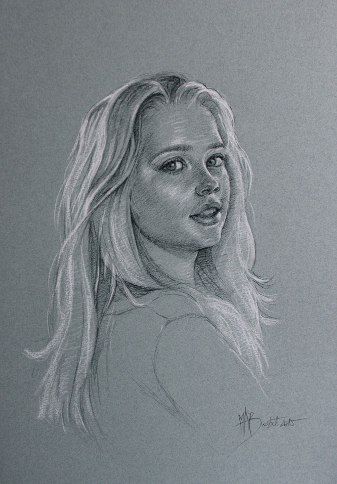 Ophélie, crayon fusain et craie blanche /papier gris-bleu, 40/30cm, 2015