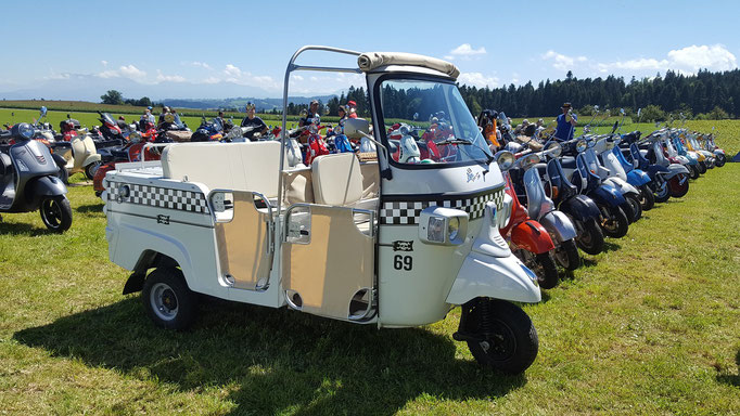 Vespa-Treffen in Zell