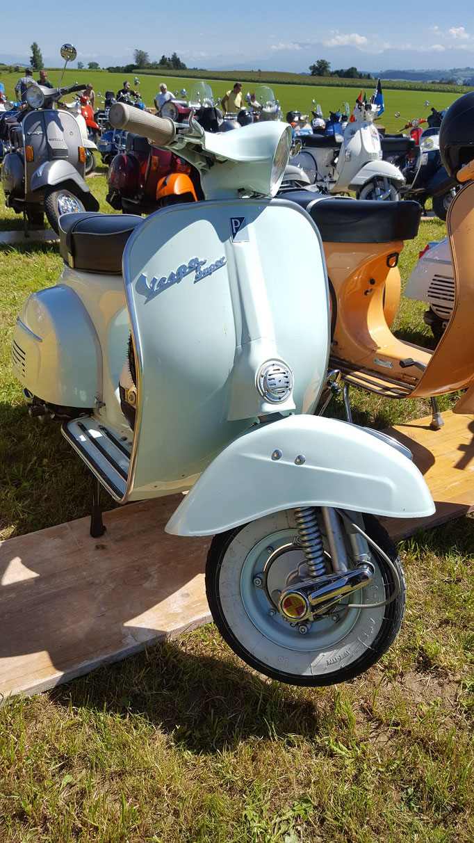 Vespa-Treffen in Zell