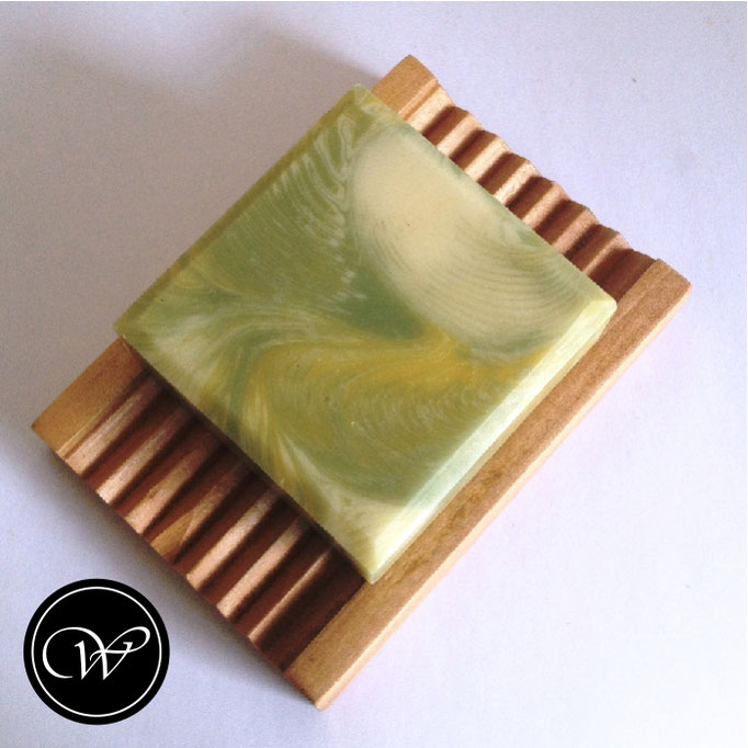 "Zigzag Cosmic Wave" | Handmade soap by Fraeulein Winter