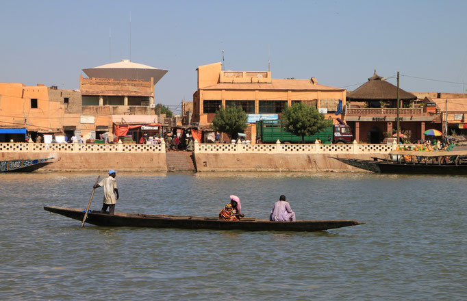 Sur les rives du Niger vers MOPTI.