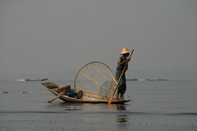 Sur le lac Inlé à KELA.