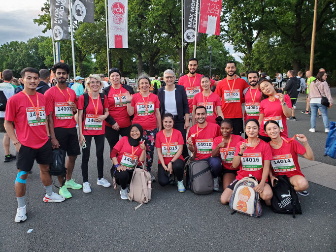 Unser gesamtes Lauf-Team mit Oberin 