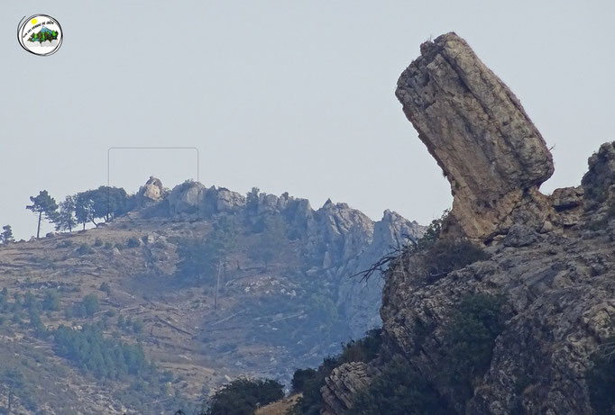 Peñasco del collado de la Cruz, "Morra de Bonifacio" y la caseta del Puntalón, del cerro del Cerezuelo.