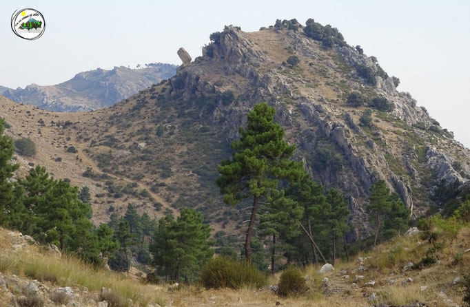 Collado de la Cruz, "Morra de Bonifacio" y la caseta del Puntalón, del cerro del Cerezuelo.