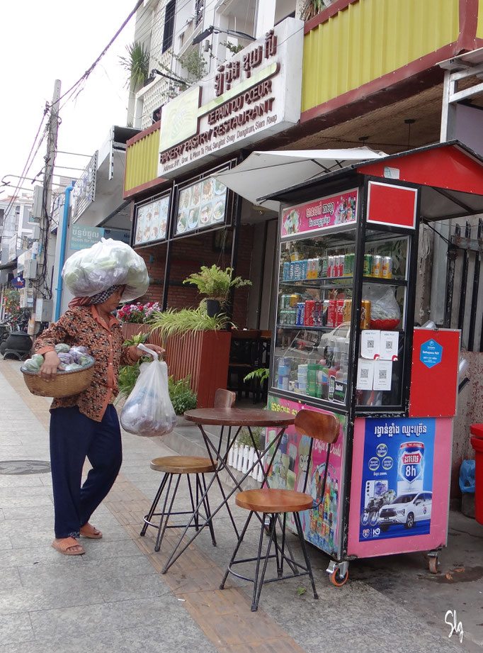 Colis sur la tête - Siem Reap (Cambodge) 2025