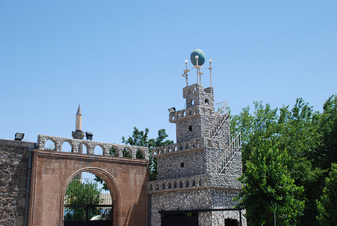 Türkei, Diyarbakir, Besuch der chaldäischen Kirche Mar Petyun