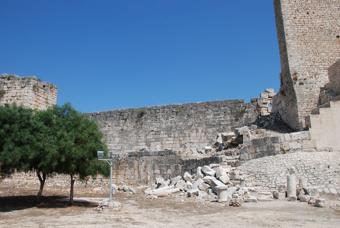 Türkei, Kizkalesi Blick auf die Mädchenburginsel und Ruinen der Festung Korykos