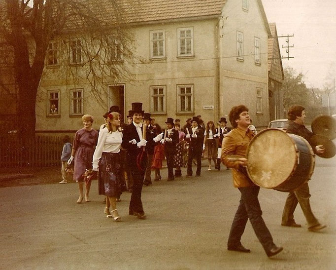 Kirmesgesellschaft 1984/ Archiv Crawinkler- Runde