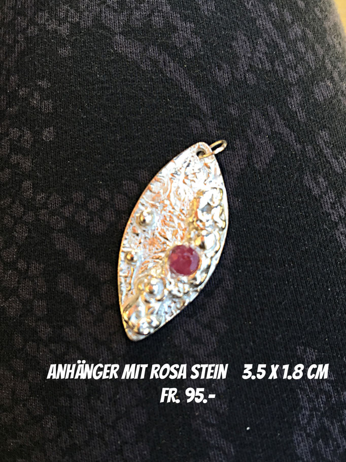 Anhänger mit echtem Stein