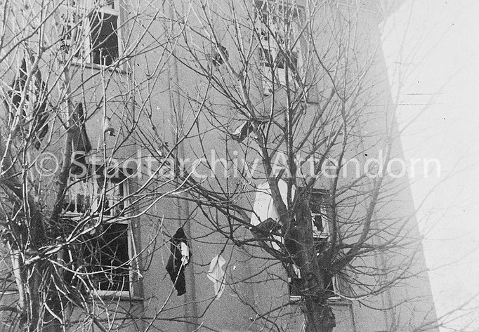 Zerstörung des Kaufhauses Cohn in der Wasserstraße. (Fotoquelle: Stadtarchiv Attendorn)