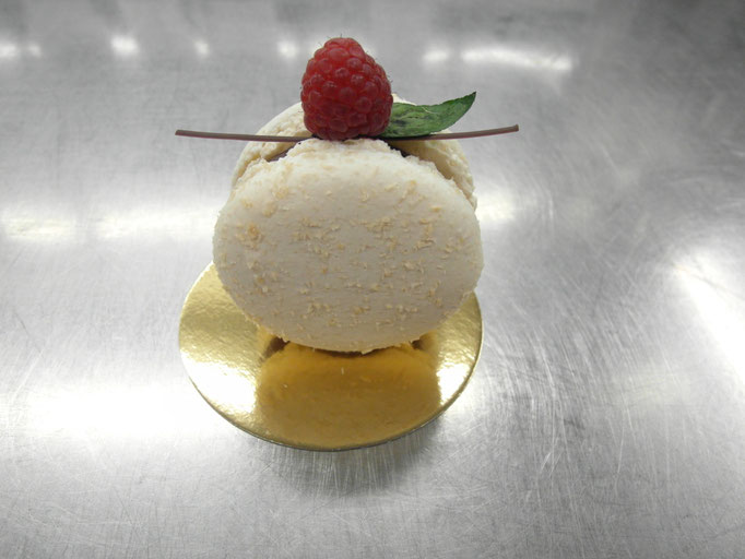 Kokos Schokoladen Macaron