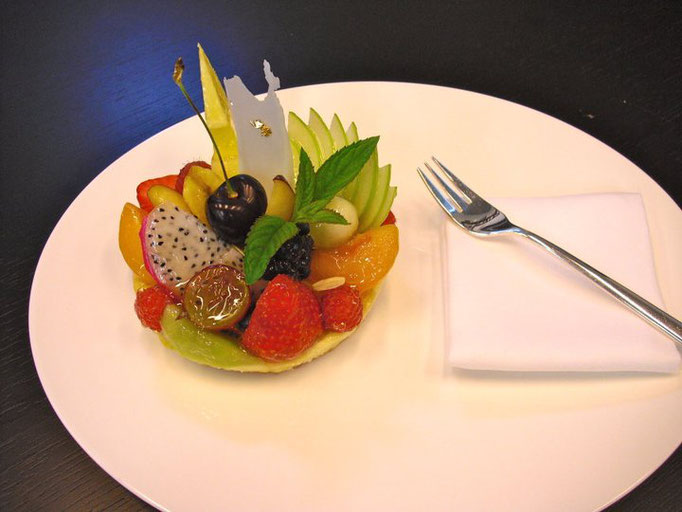 Cheesecake mit saisonalen Früchten