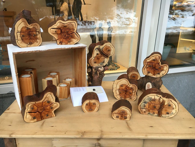 Geschenkidee Kunsthandwerk Baumschublade aus Eibenholz Bild 5